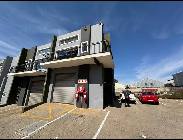 112M² WAREHOUSE TO LET IN CHLOORKOP